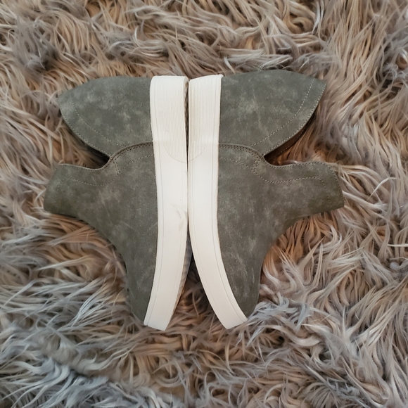 SOLD! NEW- NWT-Suede Wedge Sneakers 😍 - Picture 8 of 12